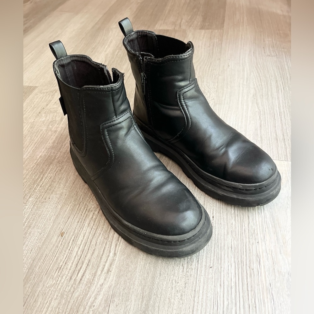 ZARA Boys TREADED CHELSEA BOOTS size 3.5(8.8 Inches) Black /EUP 35